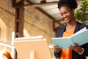 שלבי הוצאה לאור - כל השלבים שספר עובר עד השלב הסופי של להוצאה לאור