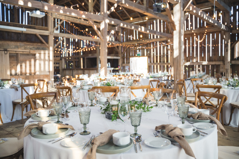 הופכים כל חגיגה להצלחה עם שירותי השכרת שולחנות איכותיים